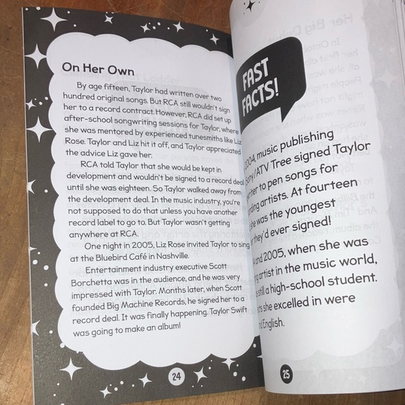 Taylor Swift time & quiz book  Coffee Table Book bundle - Picture 11 of 16